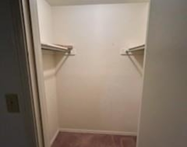 1302 Crescent Street - Photo Thumbnail 14