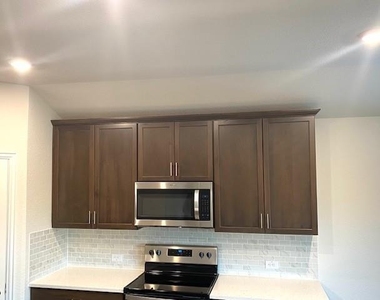 1902 Canyon Lane - Photo Thumbnail 11