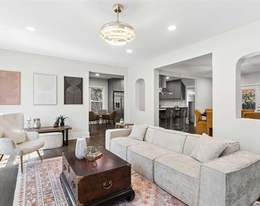 4516 Fairway Avenue - Photo Thumbnail 3