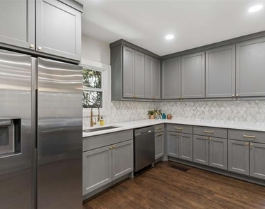 4516 Fairway Avenue - Photo Thumbnail 12