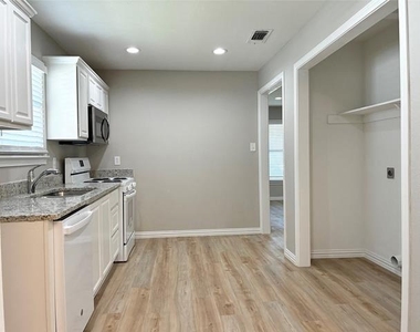 510 Magnolia Street - Photo Thumbnail 6