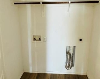 3212 Coyote Way - Photo Thumbnail 3