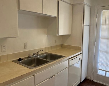12888 Montfort Drive - Photo Thumbnail 14