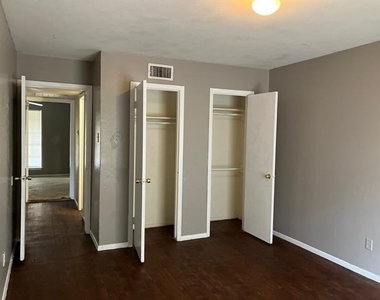12888 Montfort Drive - Photo Thumbnail 6
