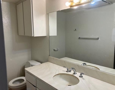 12888 Montfort Drive - Photo Thumbnail 7