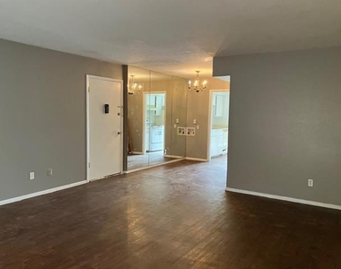 12888 Montfort Drive - Photo Thumbnail 2