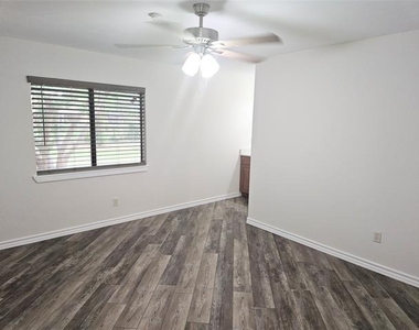 6908 Sunflower Circle N - Photo Thumbnail 7
