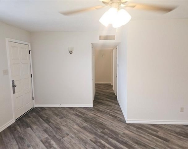 6908 Sunflower Circle N - Photo Thumbnail 6