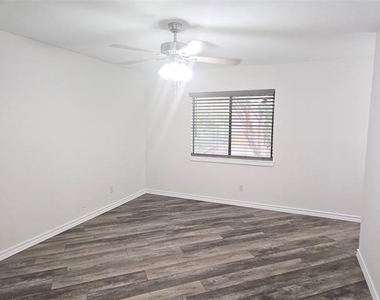 6908 Sunflower Circle N - Photo Thumbnail 12