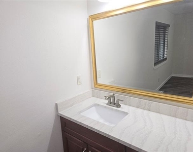 6908 Sunflower Circle N - Photo Thumbnail 9