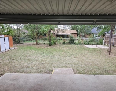 6908 Sunflower Circle N - Photo Thumbnail 16