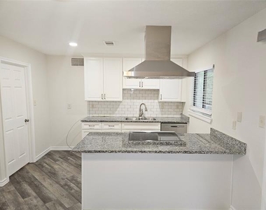 6908 Sunflower Circle N - Photo Thumbnail 3