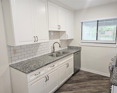 6908 Sunflower Circle N - Photo Thumbnail 4