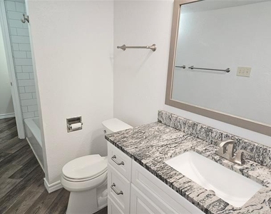 6908 Sunflower Circle N - Photo Thumbnail 10