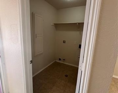1615 Ariel Drive - Photo Thumbnail 17