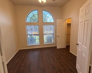 1615 Ariel Drive - Photo Thumbnail 7