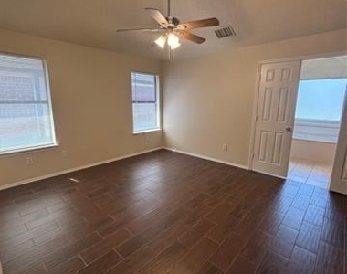 1615 Ariel Drive - Photo Thumbnail 8