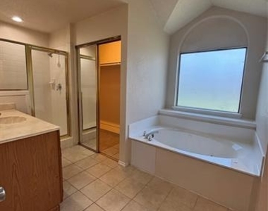 1615 Ariel Drive - Photo Thumbnail 12