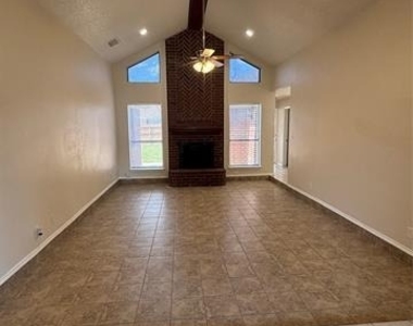 1615 Ariel Drive - Photo Thumbnail 3