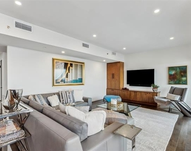 3030 Mckinney Avenue - Photo Thumbnail 3