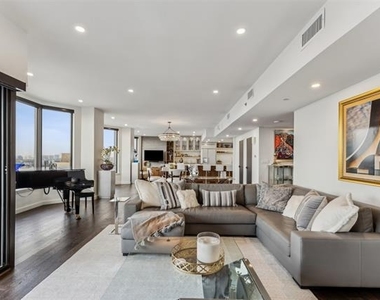 3030 Mckinney Avenue - Photo Thumbnail 4