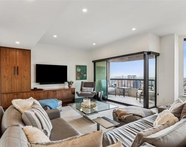 3030 Mckinney Avenue - Photo Thumbnail 2