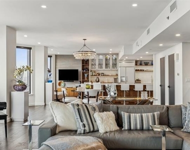 3030 Mckinney Avenue - Photo Thumbnail 7
