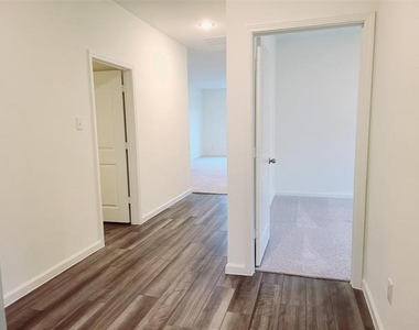 1308 Fleckman Drive - Photo Thumbnail 9