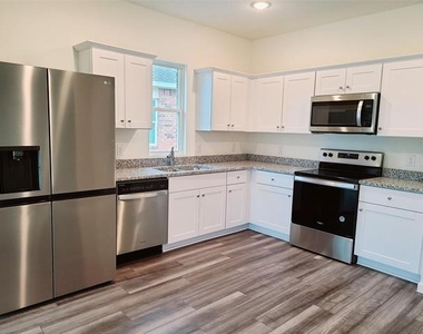 1308 Fleckman Drive - Photo Thumbnail 3