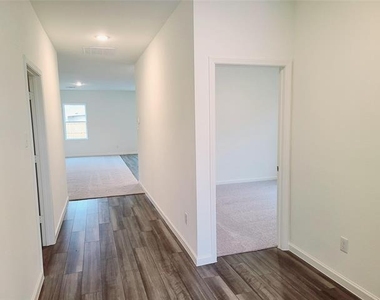 1308 Fleckman Drive - Photo Thumbnail 8