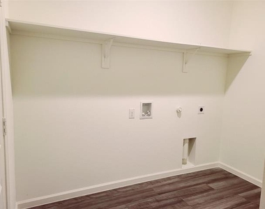 1308 Fleckman Drive - Photo Thumbnail 24
