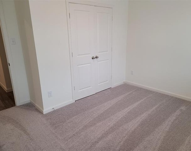 1308 Fleckman Drive - Photo Thumbnail 11