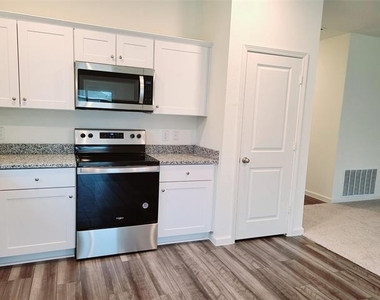 1308 Fleckman Drive - Photo Thumbnail 4