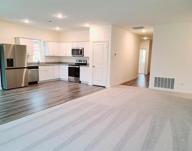 1308 Fleckman Drive - Photo Thumbnail 5