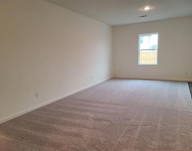 1308 Fleckman Drive - Photo Thumbnail 17