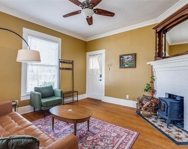 321 N Henderson Avenue - Photo Thumbnail 4