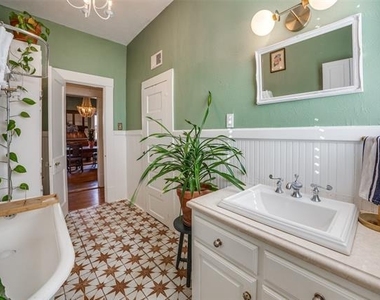 321 N Henderson Avenue - Photo Thumbnail 17