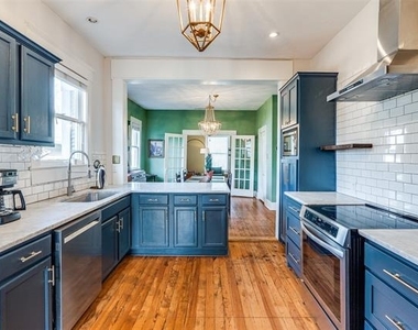 321 N Henderson Avenue - Photo Thumbnail 12