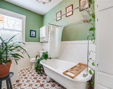 321 N Henderson Avenue - Photo Thumbnail 16