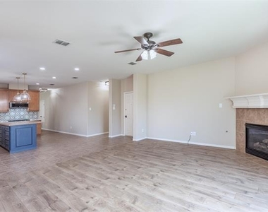 2356 Jaguar Drive - Photo Thumbnail 3
