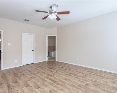 2356 Jaguar Drive - Photo Thumbnail 6