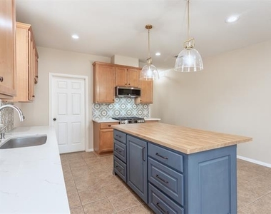 2356 Jaguar Drive - Photo Thumbnail 2