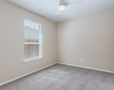 2356 Jaguar Drive - Photo Thumbnail 8