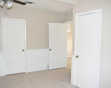 4900 Morris Avenue - Photo Thumbnail 11