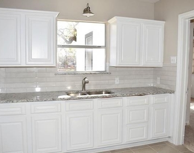 4900 Morris Avenue - Photo Thumbnail 8