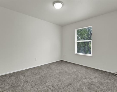 338 Castleridge Drive - Photo Thumbnail 14