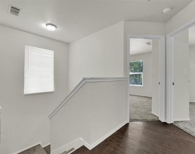 338 Castleridge Drive - Photo Thumbnail 8