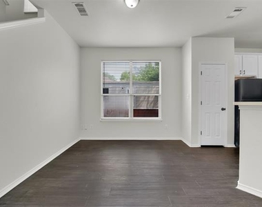 338 Castleridge Drive - Photo Thumbnail 5