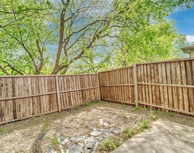 338 Castleridge Drive - Photo Thumbnail 20