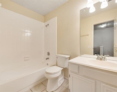 220 High Pointe Lane - Photo Thumbnail 12
